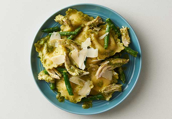 Spinach & Ricotta Ravioli with Basil Pesto, Chicken & Green Beans