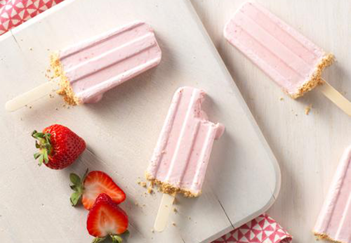 strawberry-cheesecake-ice-pops.png