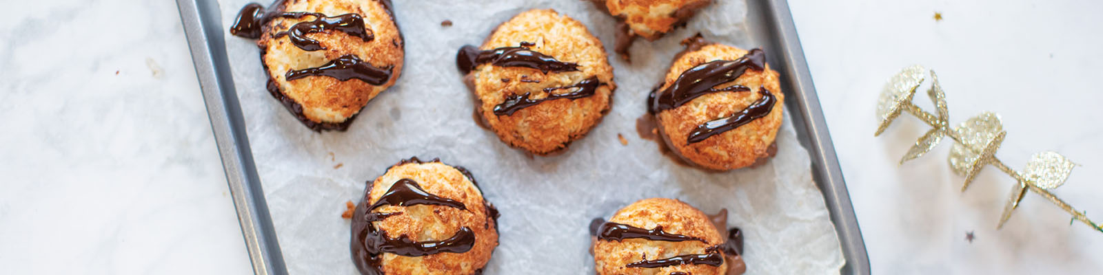 4 Ingredient Coconut Macaroons