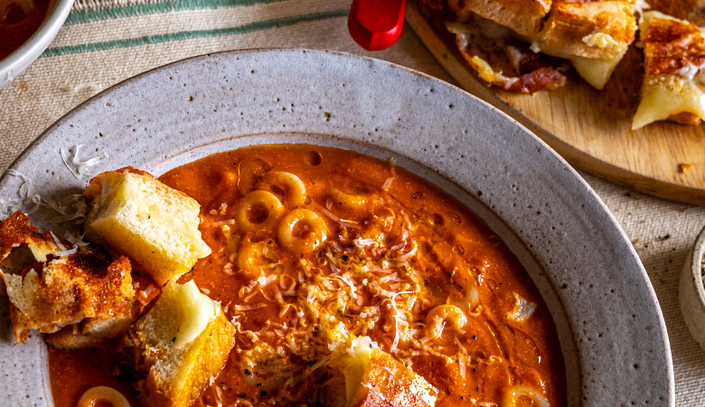 Tomato Hoop Soup with Cheese Croutons 