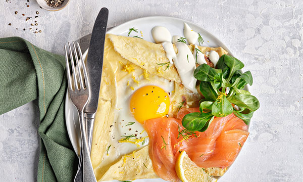 Images-Recipe-230126-Baked-Eggs-Smoked-Salmon-Crepe-Gallery-DTM.jpg