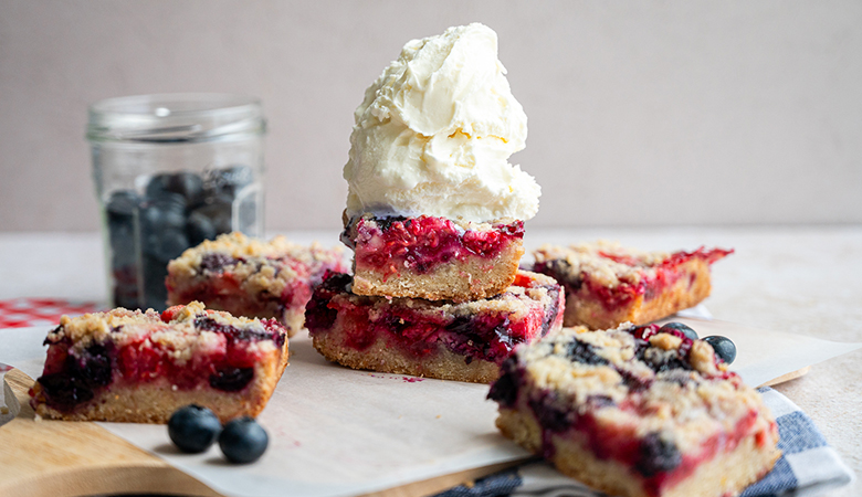 Berry Crumble Bars