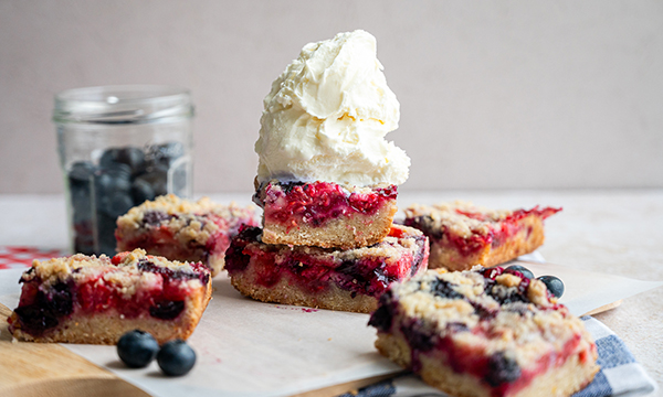 Berry Crumble Bars