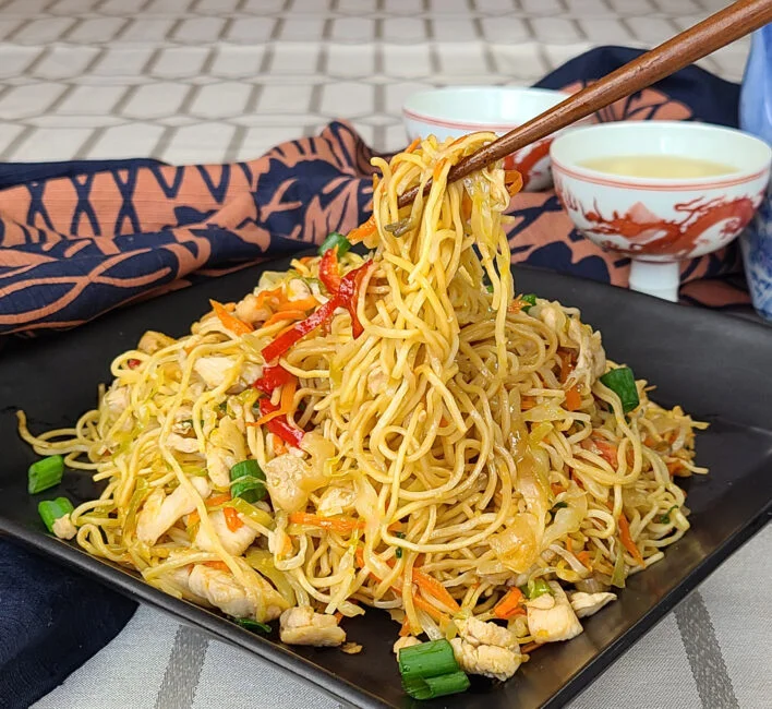 CHICKEN CHOW MEIN