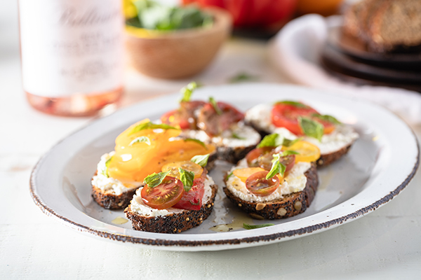 Recipe: Whipped Feta and Heirloom Tomato Toasts