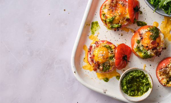 Tomato Baked Eggs 600x360