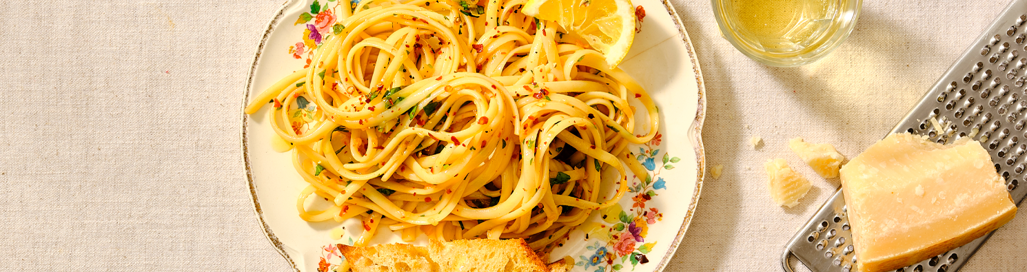 Spaghetti with Lemon, Garlic, Parsley, and Chilli