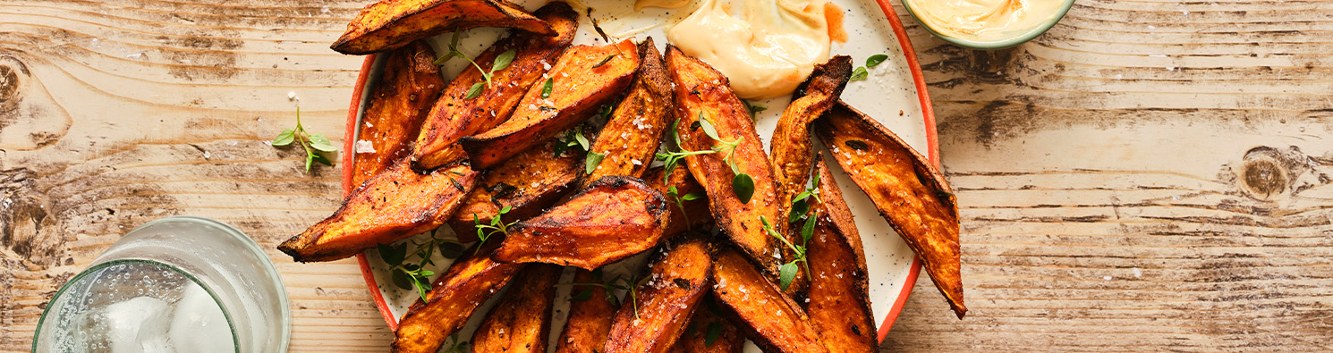 Sweet Potato Wedges with Saucy Dip