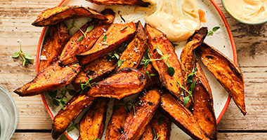 Sweet Potato Wedges with Saucy Dip