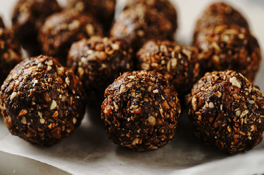 No-Bake Kid-Friendly Gingerbread Bites