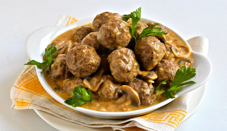 Meatballs in Creamy Mushroom Sauce