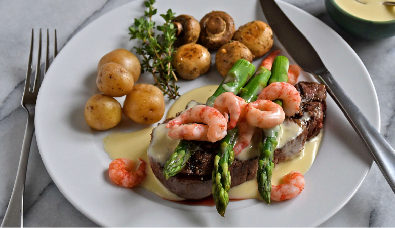 Tenderloin Steaks with Shrimp, Hollandaise and Asparagus 