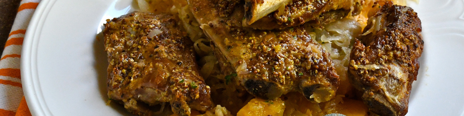 Autumn Pork Ribs with Sauerkraut, Squash and Apples 