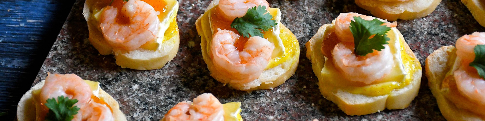 Curry-spiced Shrimp and Brie Melts with Chutney 