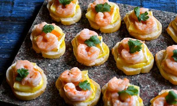 Curry-spiced Shrimp and Brie Melts with Chutney 