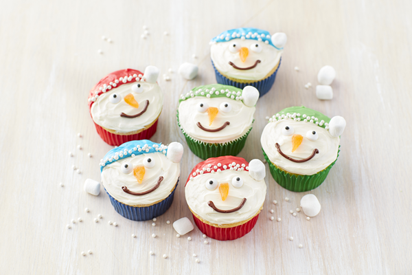 600x400-jolly-snowman-cupcakes.png