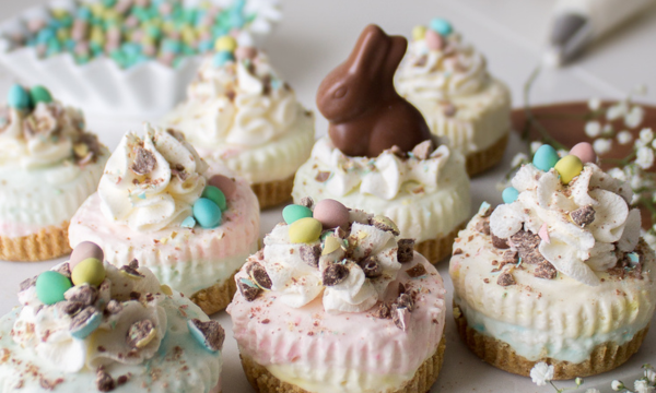 Easter No-Bake Mini Egg Cheesecakes