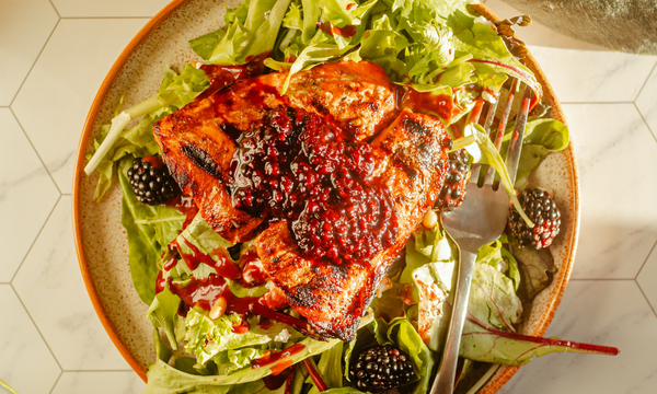 Grilled salmon with blackberry sauce
