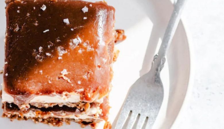 Salted Caramel Cheesecake Bars 