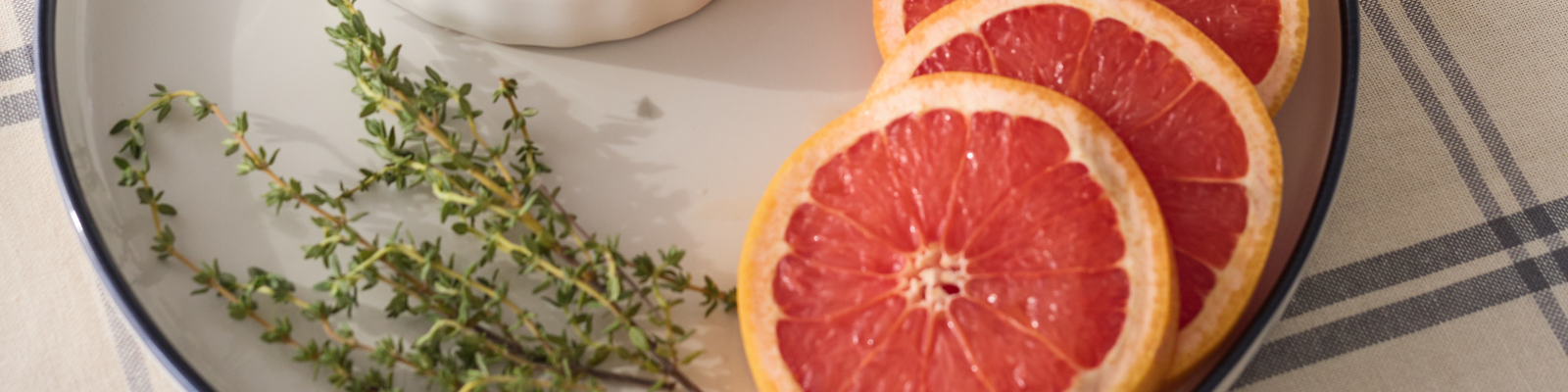Montellier Grapefruit & Thyme Mocktail