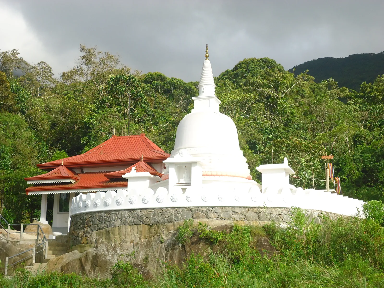 දම්සයුර ආරණ්‍යයේ චෛත්‍යය — ඡායාරූපය 6