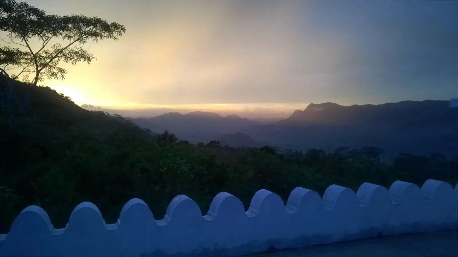 හිරු බැස යන සන්ධ්‍යාවේ ආරණ්‍ය භූමිය — ඡායාරූපය 15