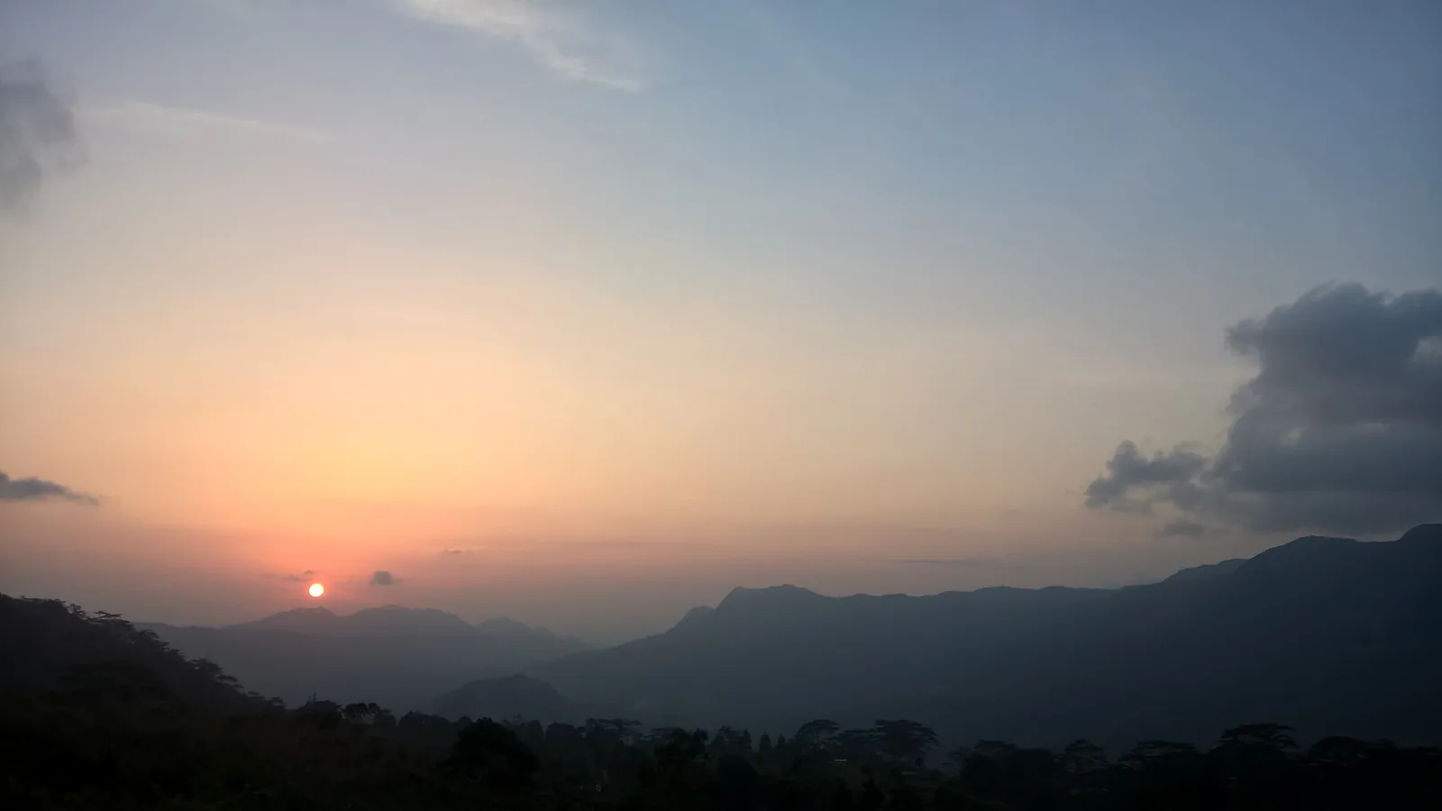 හිරු බැස යන සන්ධ්‍යාවේ ආරණ්‍ය භූමිය — ඡායාරූපය 16