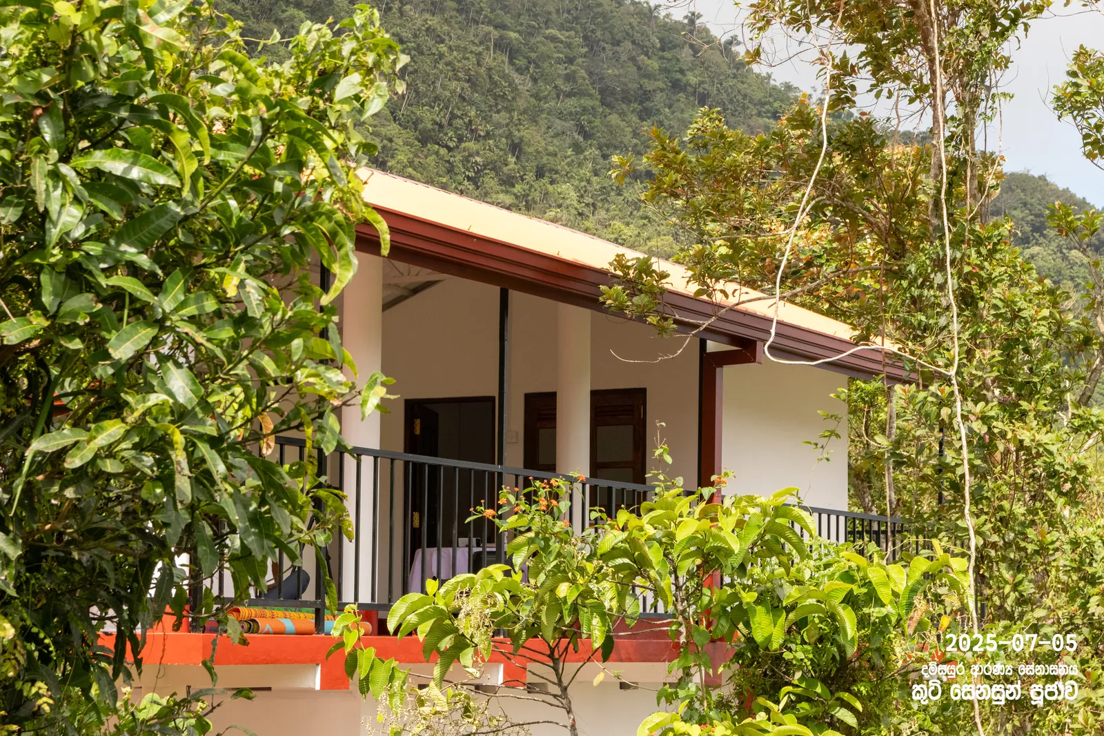 ආරණ්‍යයේ කුටි සෙනසුන් පූජාව — ඡායාරූපය 18