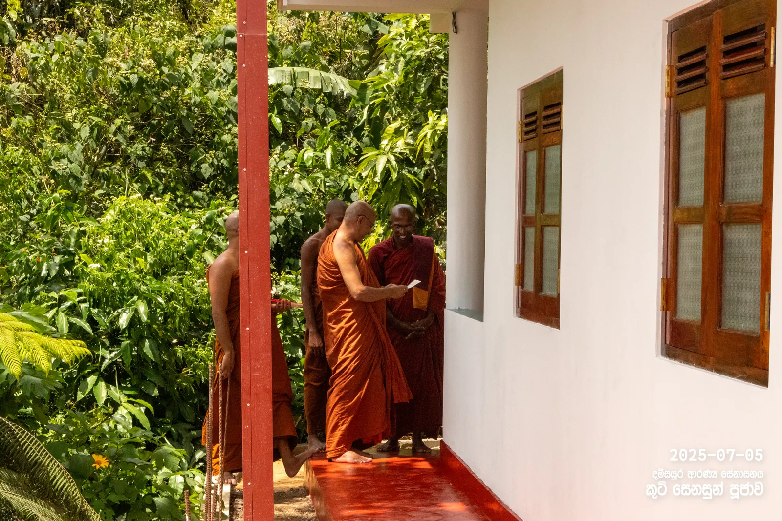 ආරණ්‍යයේ කුටි සෙනසුන් පූජාව — ඡායාරූපය 31