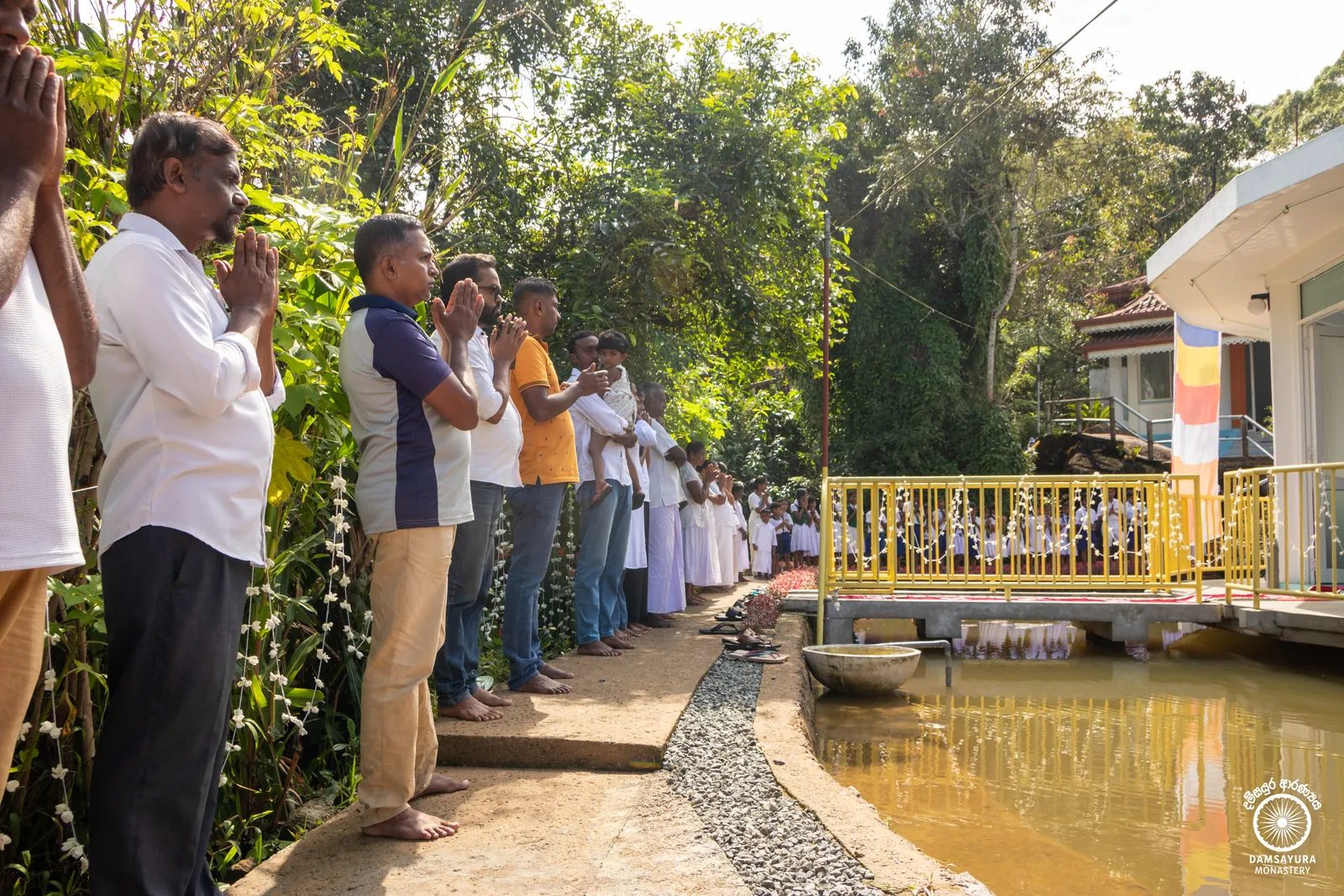 "පූජා ච පූජනීයානං, ඒතං මංගලමුත්තමං" — ඡායාරූපය 11