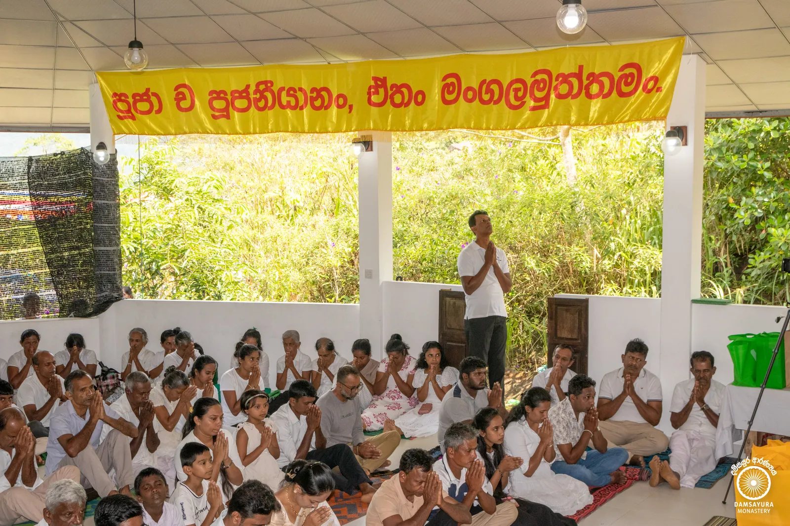 "පූජා ච පූජනීයානං, ඒතං මංගලමුත්තමං" — ඡායාරූපය 19