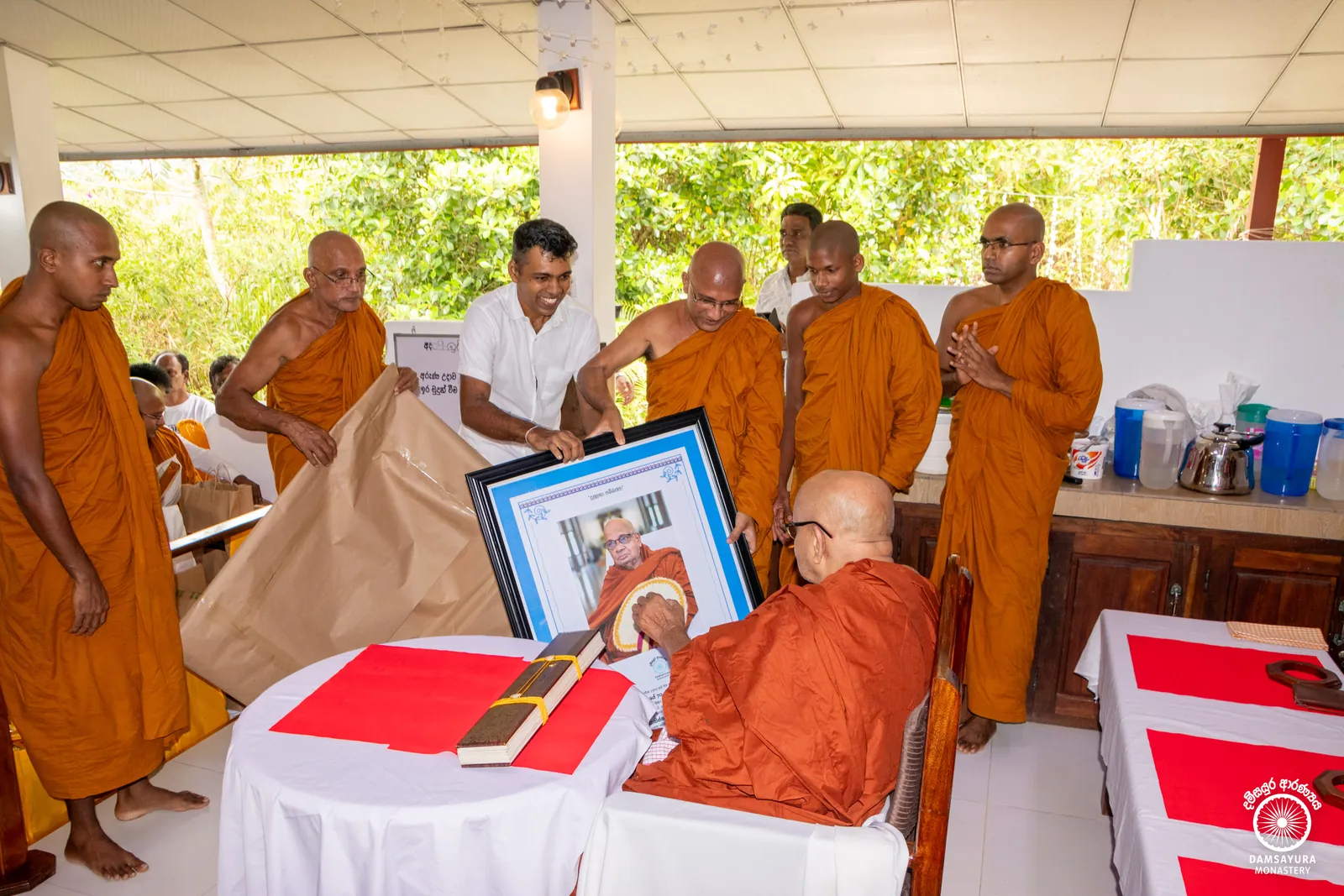 "පූජා ච පූජනීයානං, ඒතං මංගලමුත්තමං" — ඡායාරූපය 27