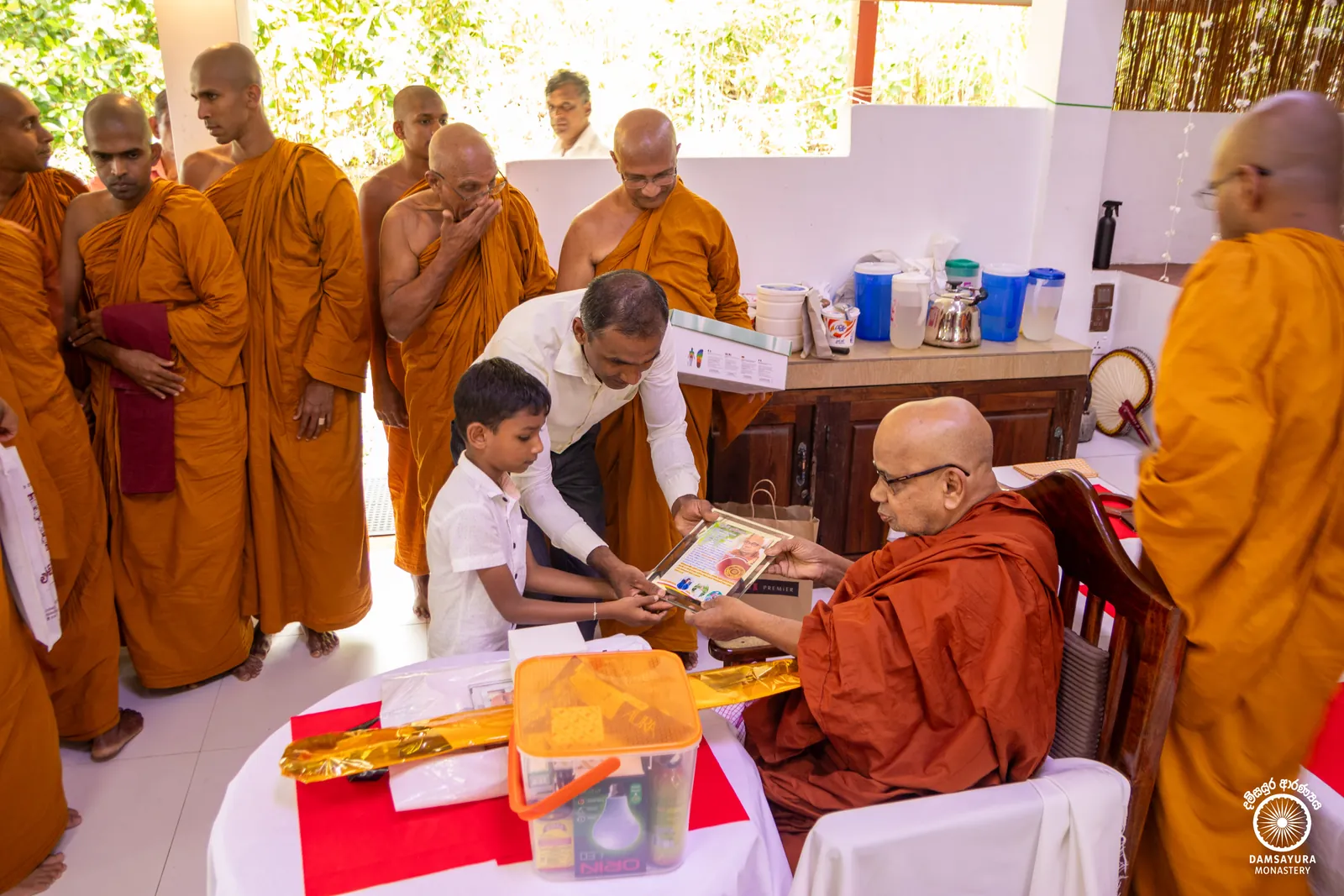 "පූජා ච පූජනීයානං, ඒතං මංගලමුත්තමං" — ඡායාරූපය 29