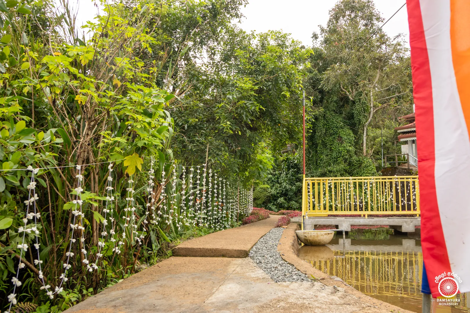 "පූජා ච පූජනීයානං, ඒතං මංගලමුත්තමං" — ඡායාරූපය 3