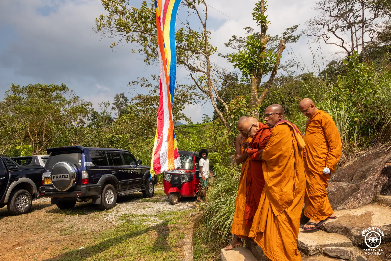 "පූජා ච පූජනීයානං, ඒතං මංගලමුත්තමං" — ඡායාරූපය 33