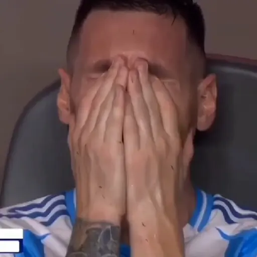 stickers_😕Messi_llorando😭_memes_😕_
