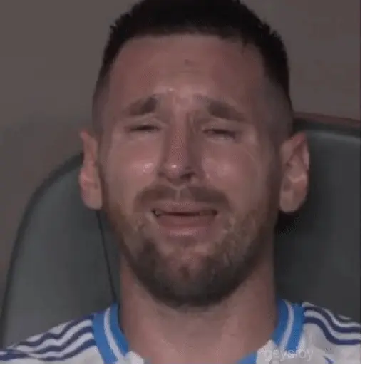 stickers_😕Messi_llorando😭_memes_😕_