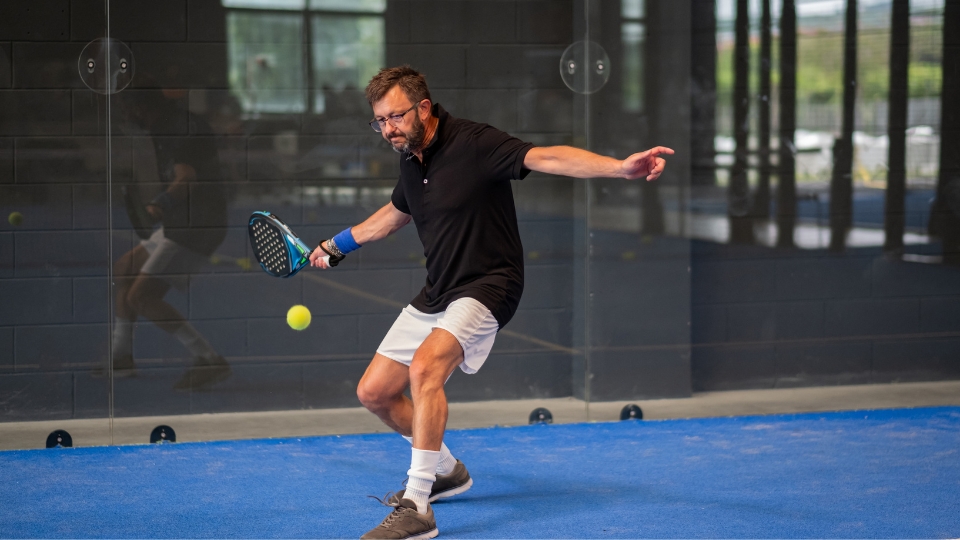 10 Teknik Dasar dalam Bermain Padel yang Perlu Anda Kuasai