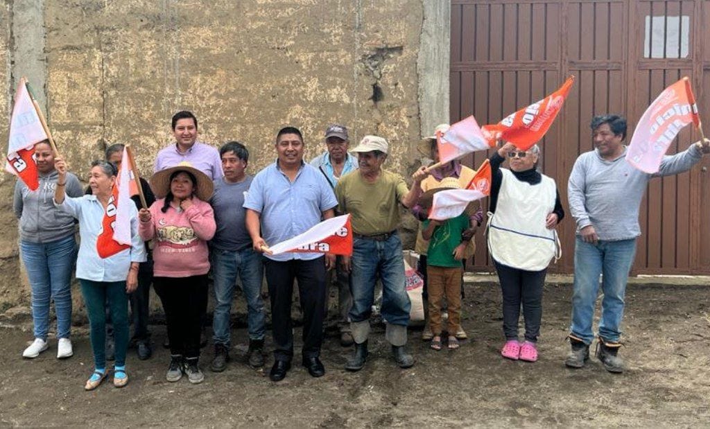 Banderazo de inicio de obra "Adoquinamiento de Calle de La Concepción"