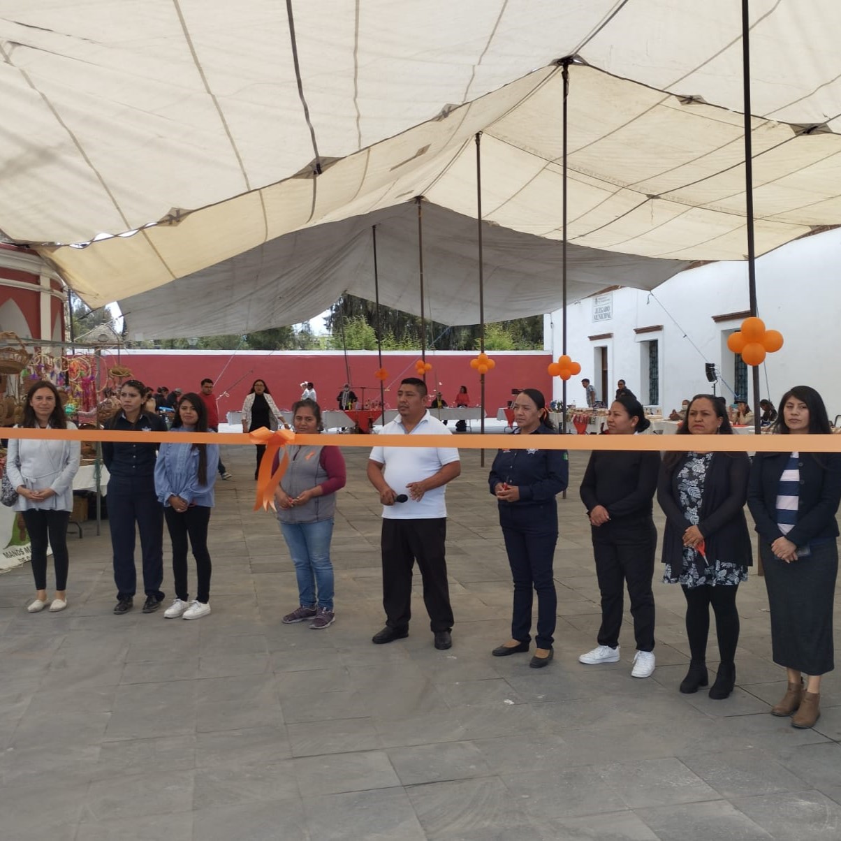 Inauguración de "Mercadito Naranja"