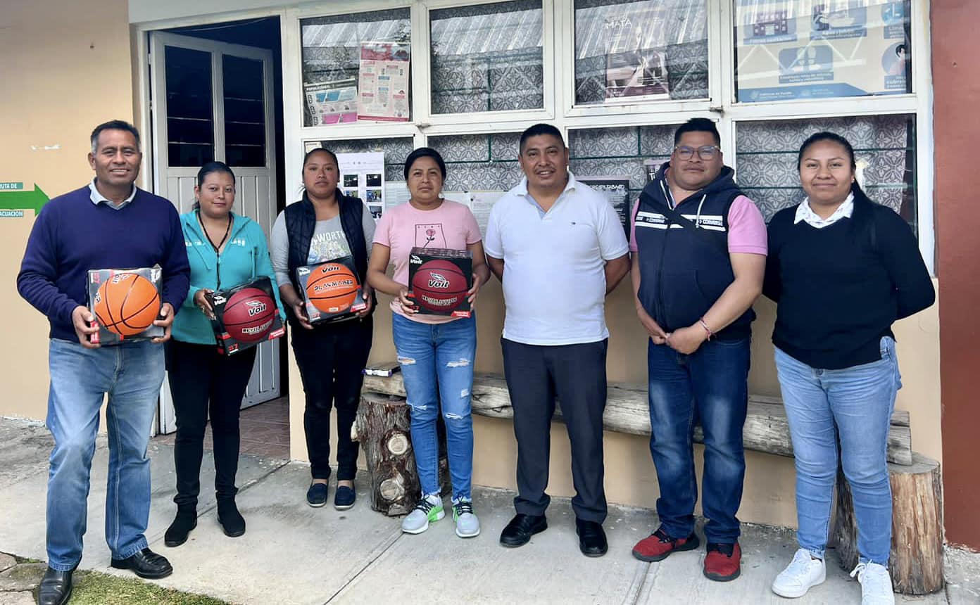 Entrega de Balones para Basquetbol a Telesecundaria