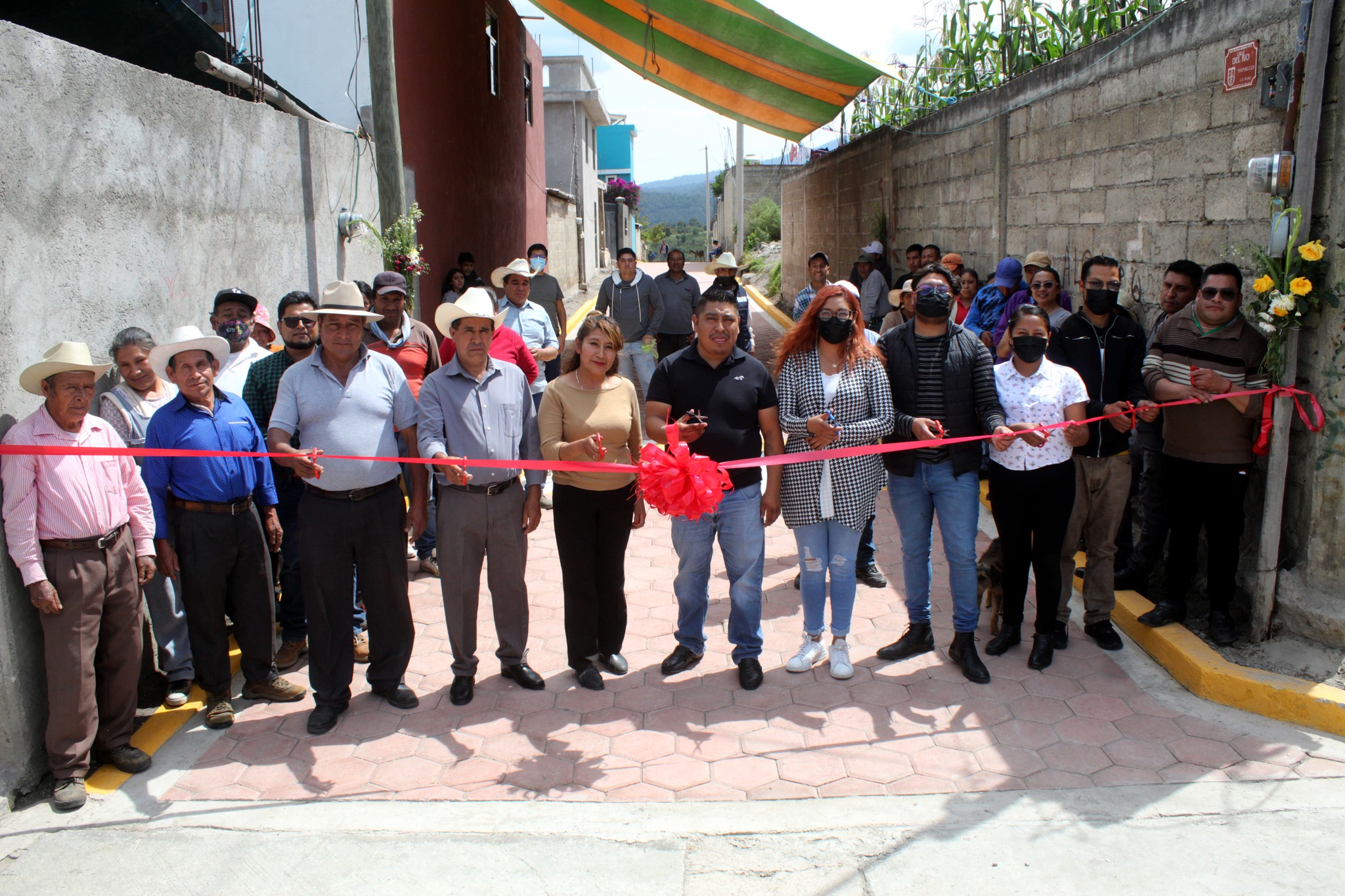 Inauguración de Adoquinamiento de la Calle Otilio Montaño