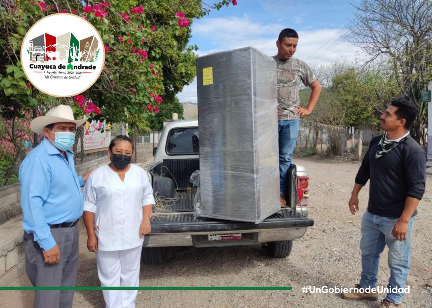 Entrega de Refrigerador a centro de Salud