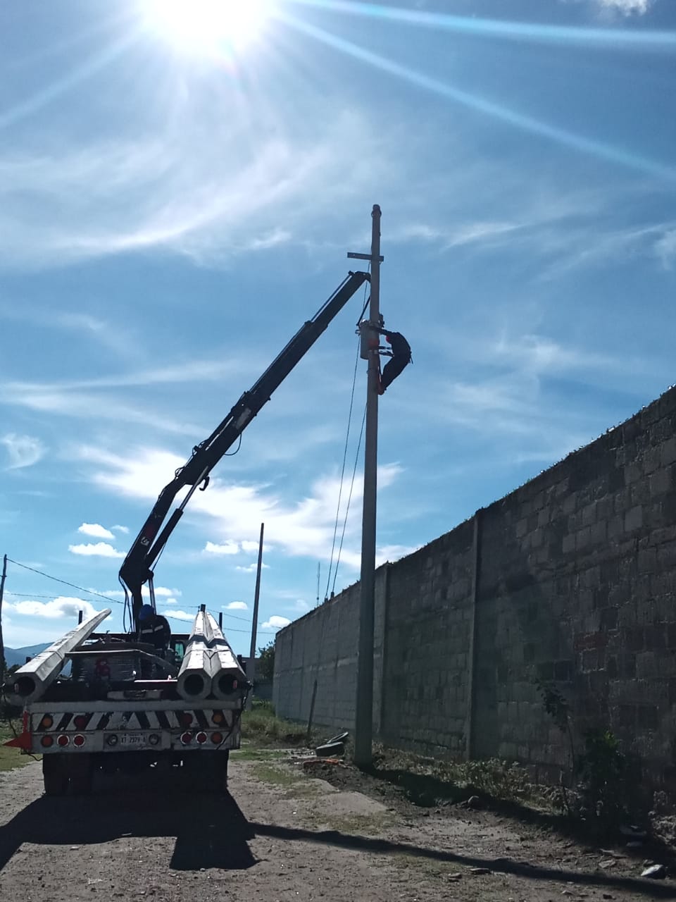 Ampliación de electrificación en San Antonio Portezuelo.