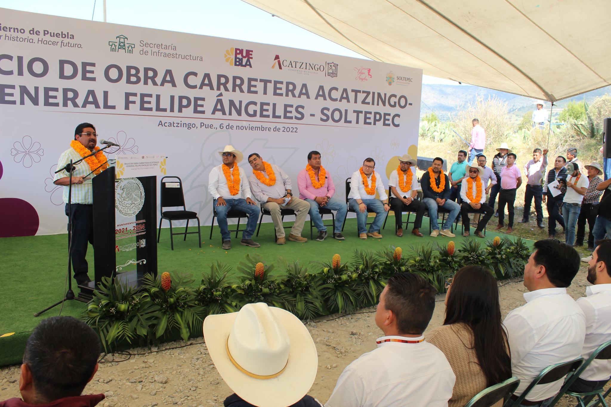 Inicio de Banderazo de Carretera Acatzingo-General Felipe Ángeles-Soltepec