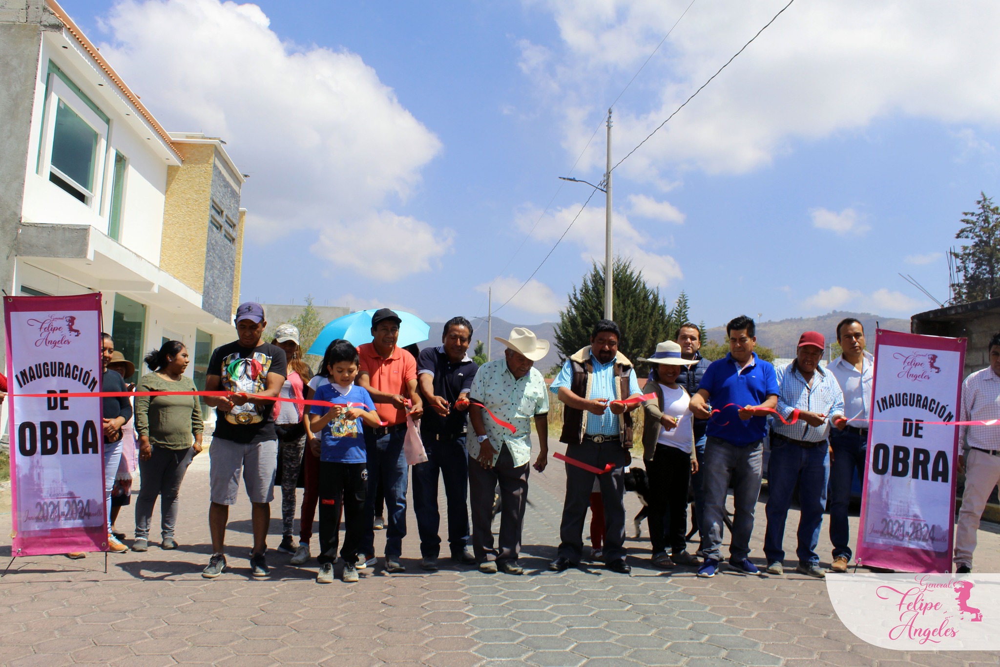 Entrega de Electrificación en Calle Allende.