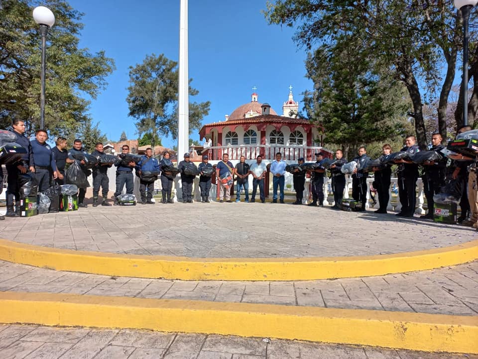 Entrega de Uniformes a Policía Municipal