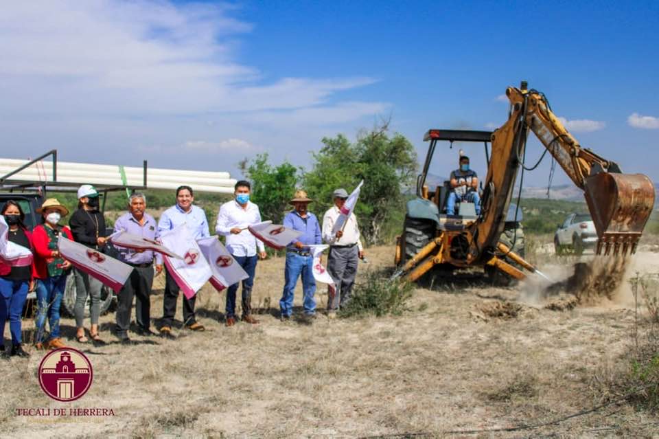 Banderazo de inicio de obra Tuberia del Servicio de Agua Potable