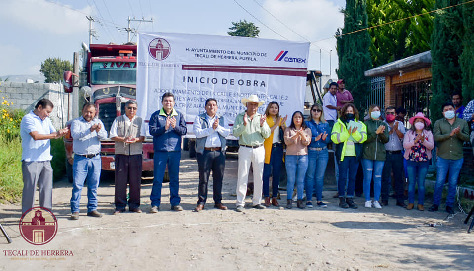 Banderazo de Inicio de Obra en Santa Cruz Ajajalpan