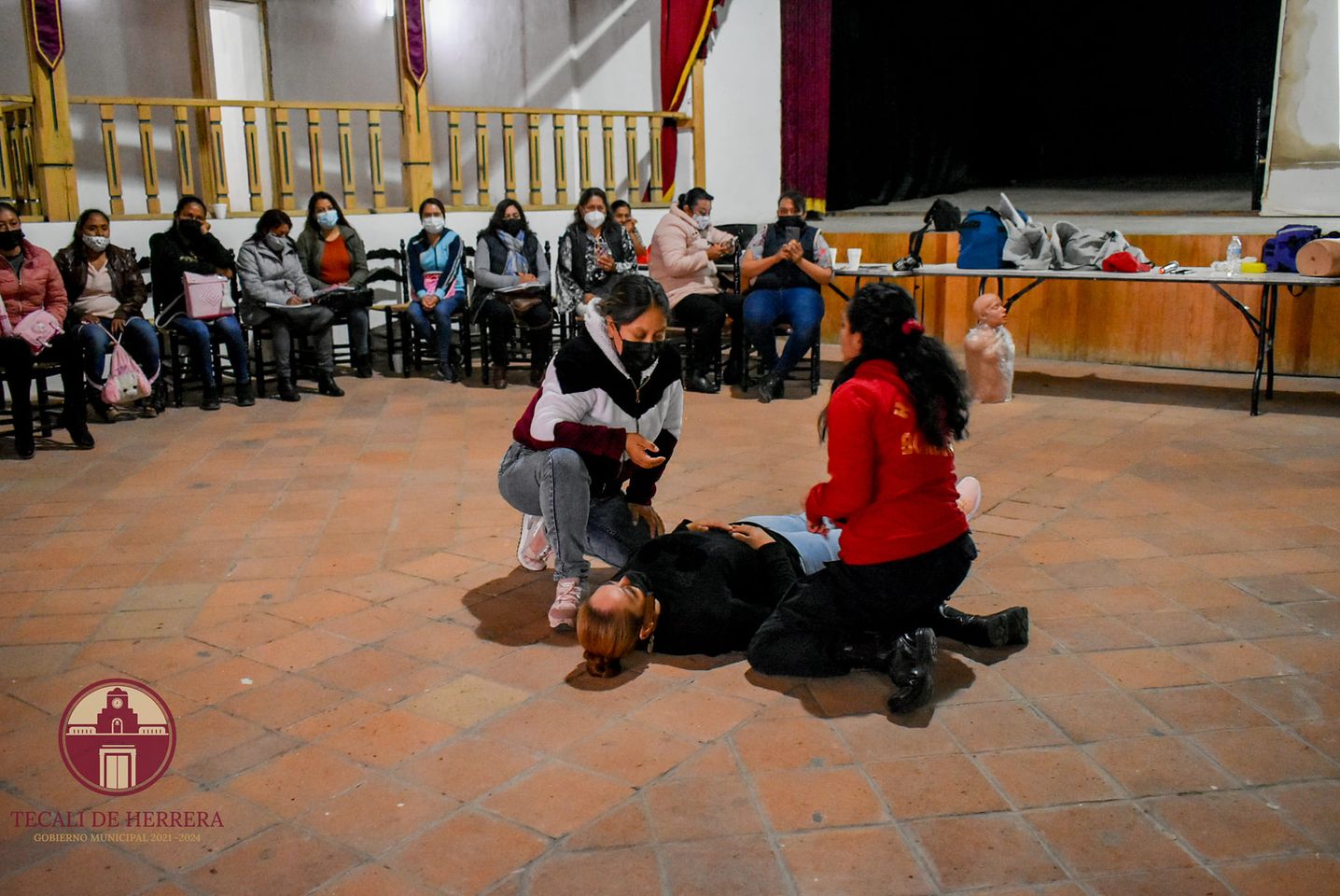 Capacitación de Primeros Auxilios a Comités de los Desayunadores Educativos